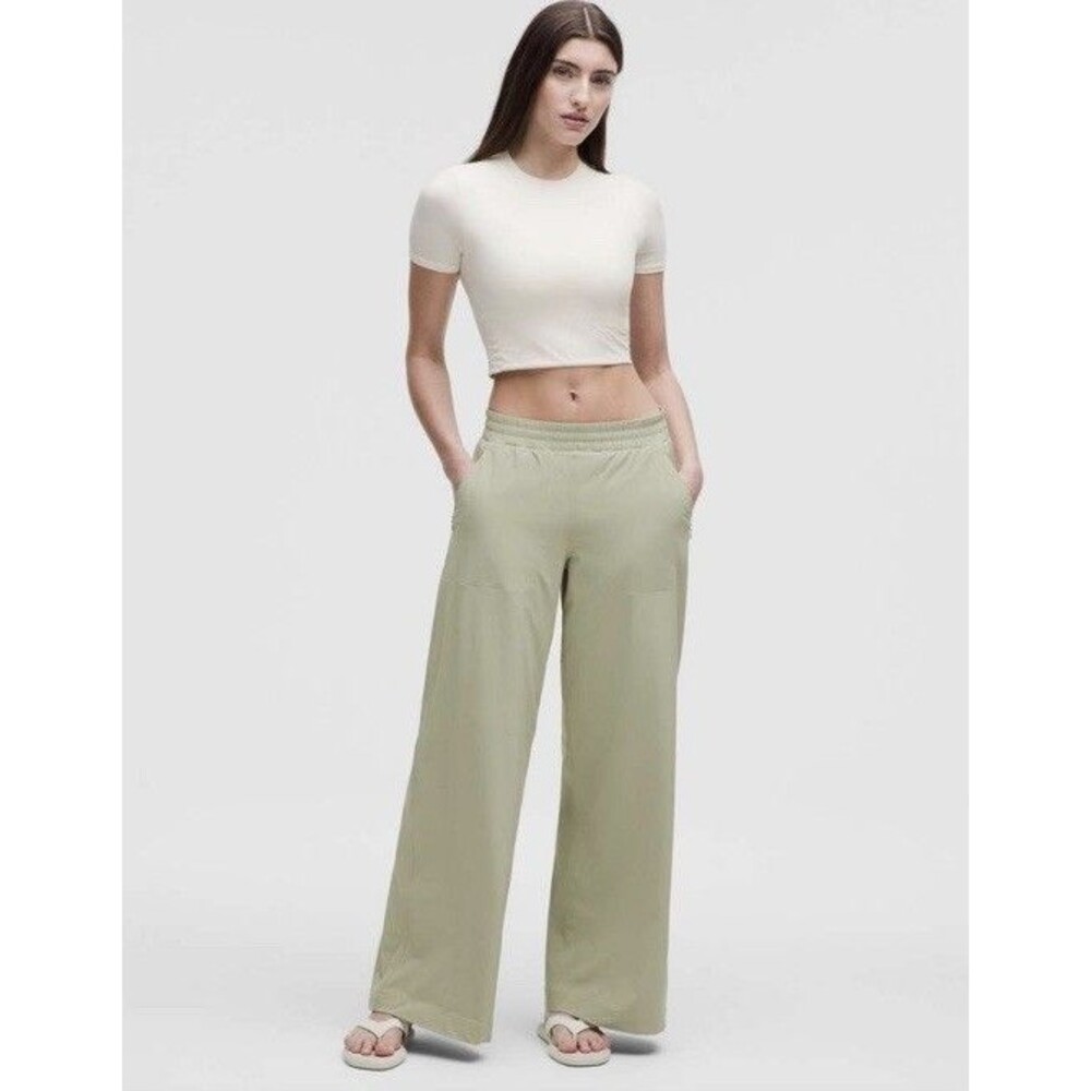Lululemon Swift Mid-Rise Wide-Leg Pants Womens 4 Travel Athleisure EUC